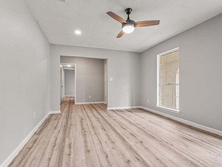 7930 Holgate Rd #NA - Photo 3 of 19