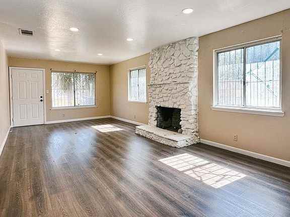 142 E Stanislaus St #NA - Photo 2 of 10