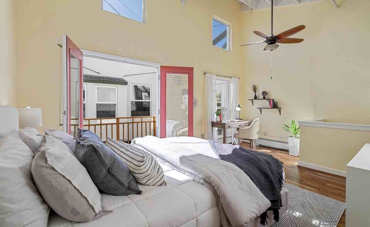 930 Clay St #930 - Photo 3 of 5