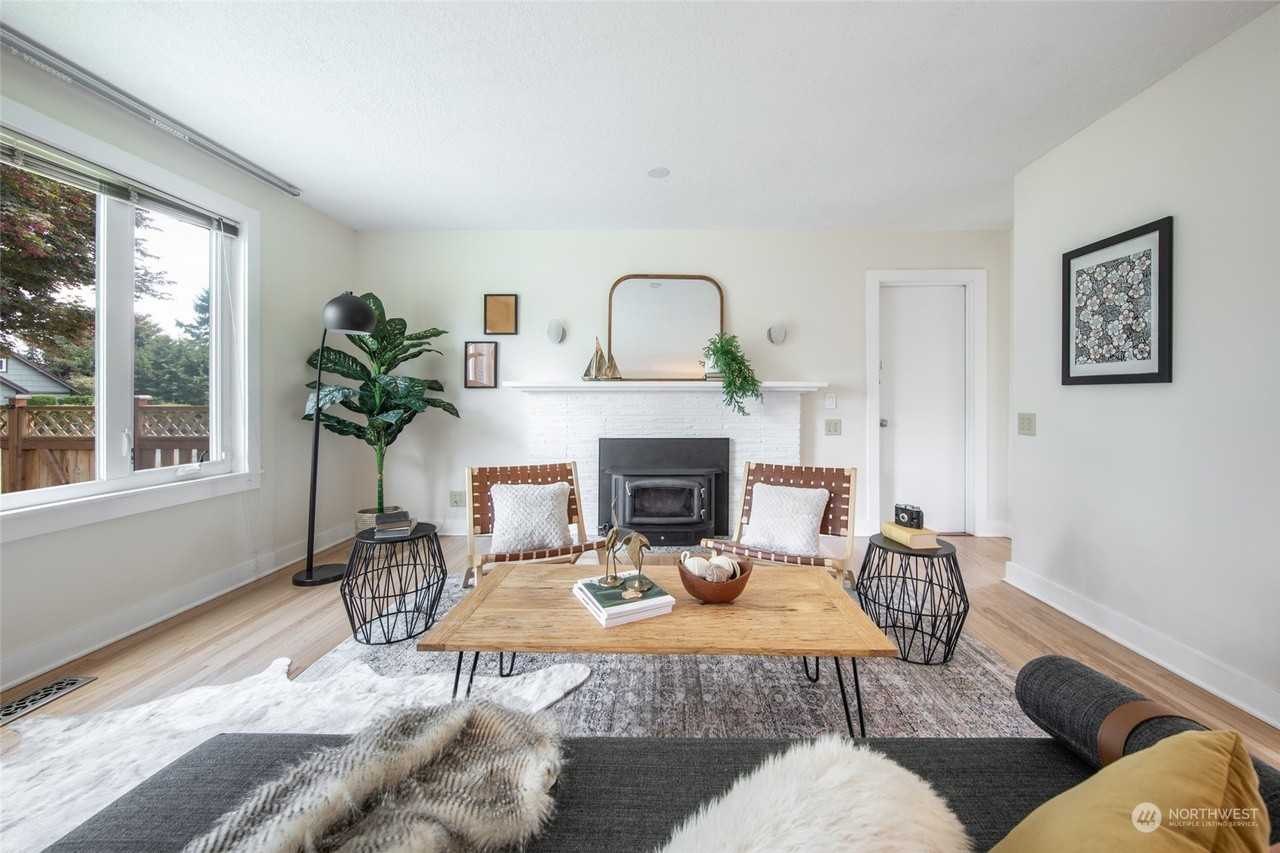 10247 39th Ave Sw #NA - Photo 2 of 15