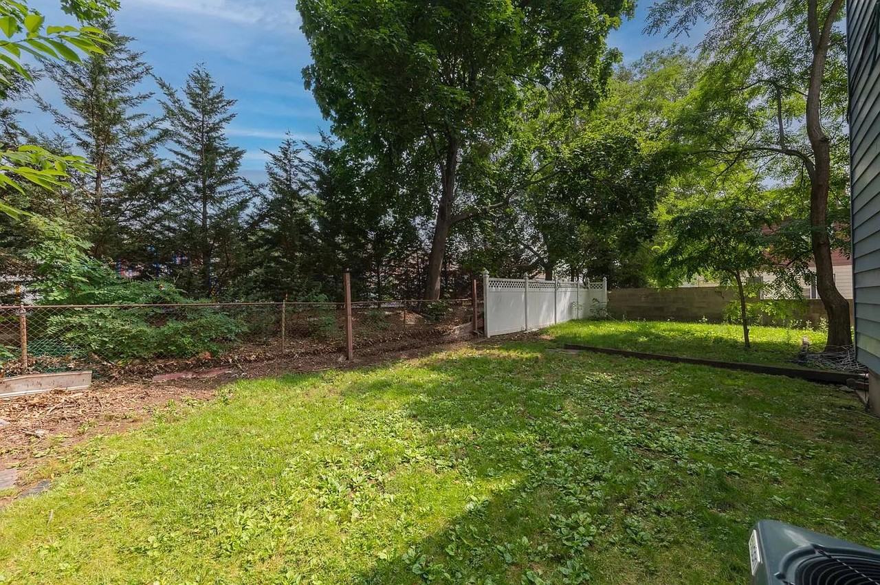 7 Lee Ct #NA - Photo 3 of 17