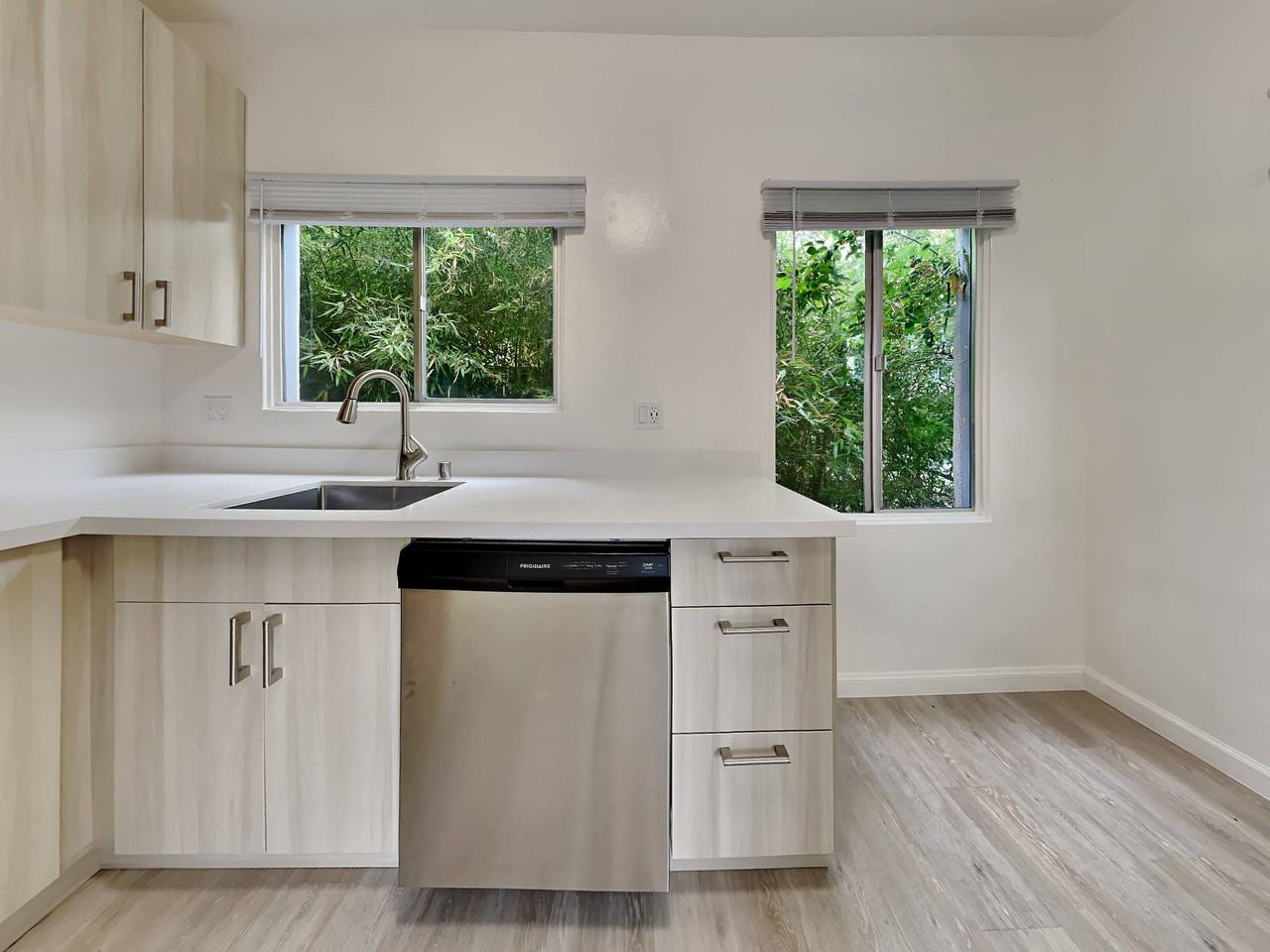 1146 McKinley Ave. - Photo 4 of 15