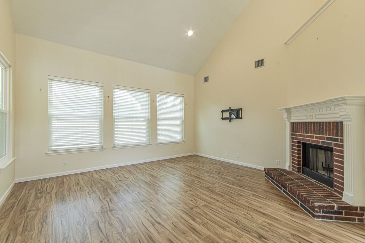 2208 Portwood Bend Cv #1 - Photo 3 of 16
