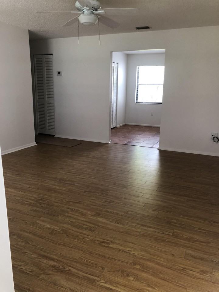 2046 Sea Ave #1 - Photo 3 of 9