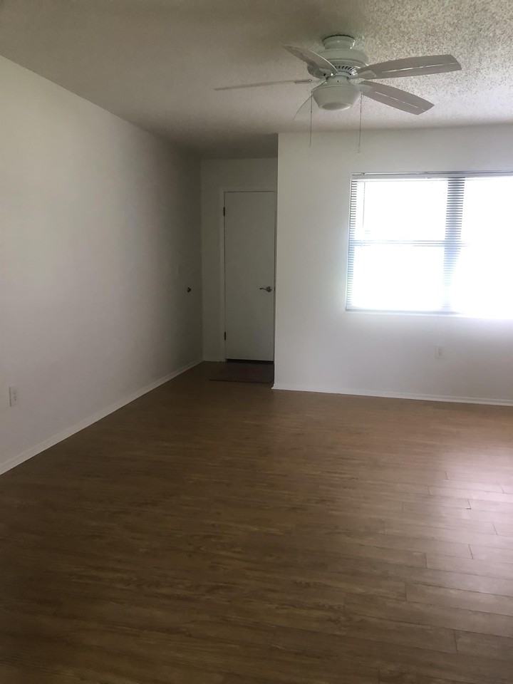 2046 Sea Ave #1 - Photo 7 of 9