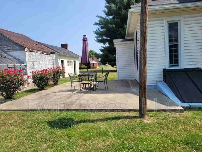 263 Nelson St - Photo 2 of 7