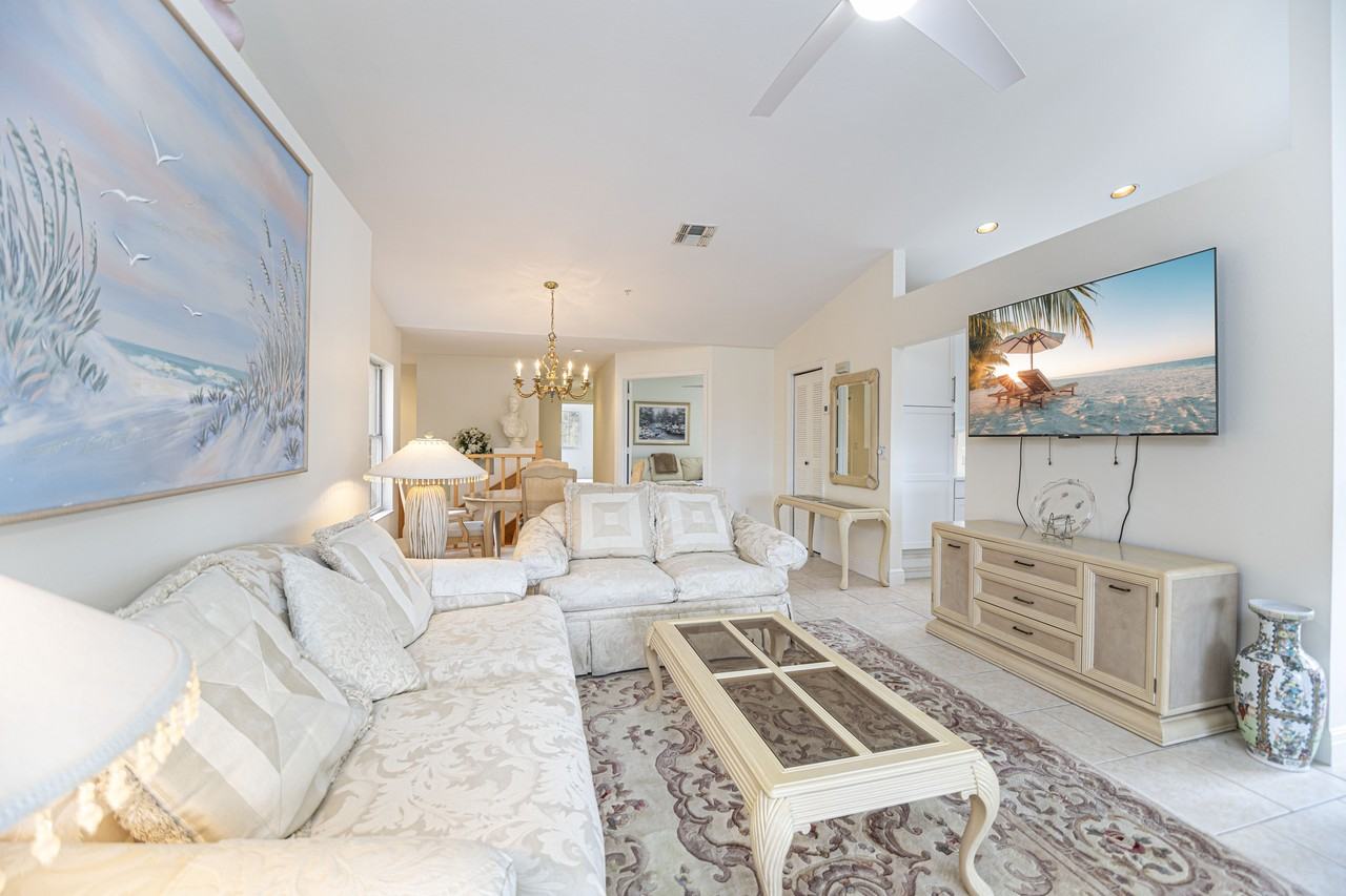 24748 Lakemont Cove Ln #201 - Photo 3 of 19