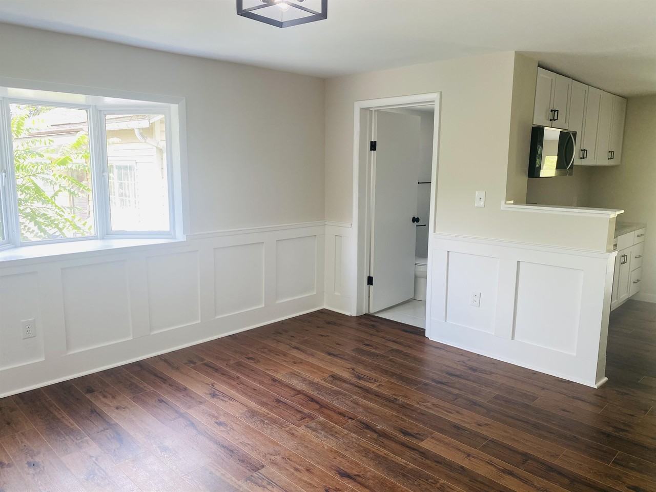933 6th St #1 - Photo 5 of 19