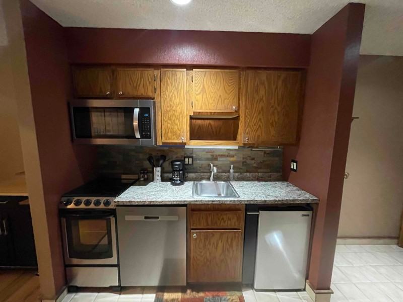 961 N Tamarron Dr #555 - Photo 5 of 17