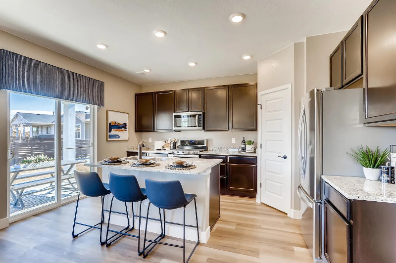 238 S Scottsburg Ct - Photo 4 of 27