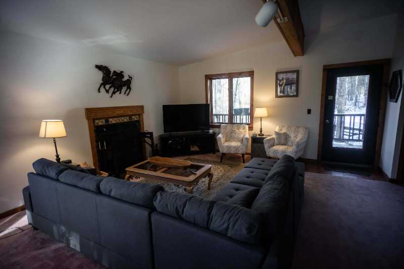 69 Hart Rd - Photo 2 of 15