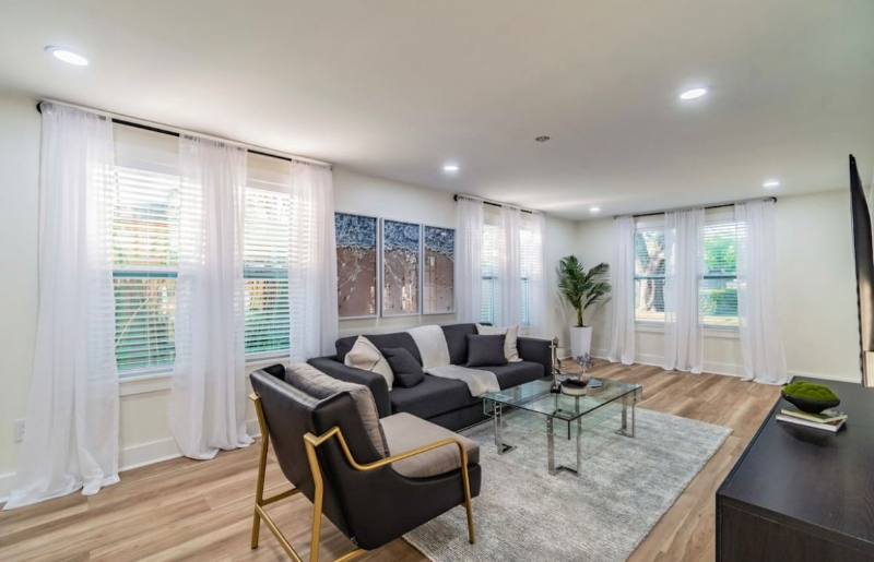 434 15th Ave N #1 - Photo 3 of 29