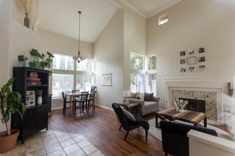 40034 Gibraltar Dr - Photo 2 of 13