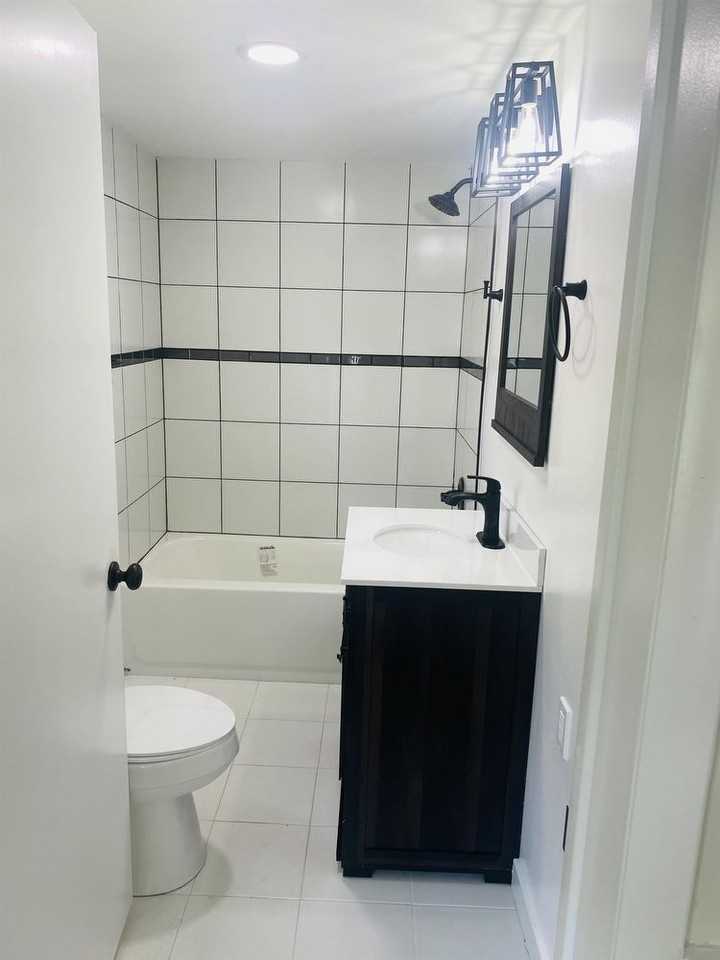 933 6th St - Photo 2 of 19