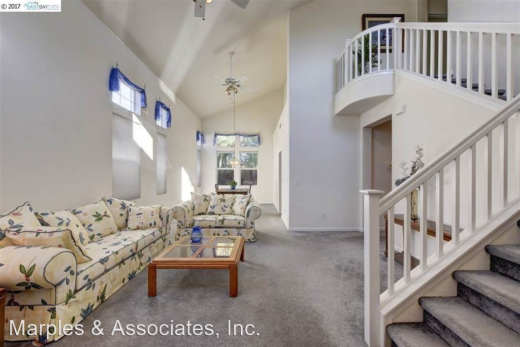 717 Thompsons Dr - Photo 2 of 17