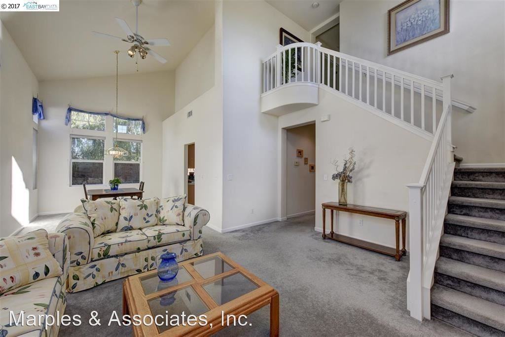 717 Thompsons Dr - Photo 3 of 17