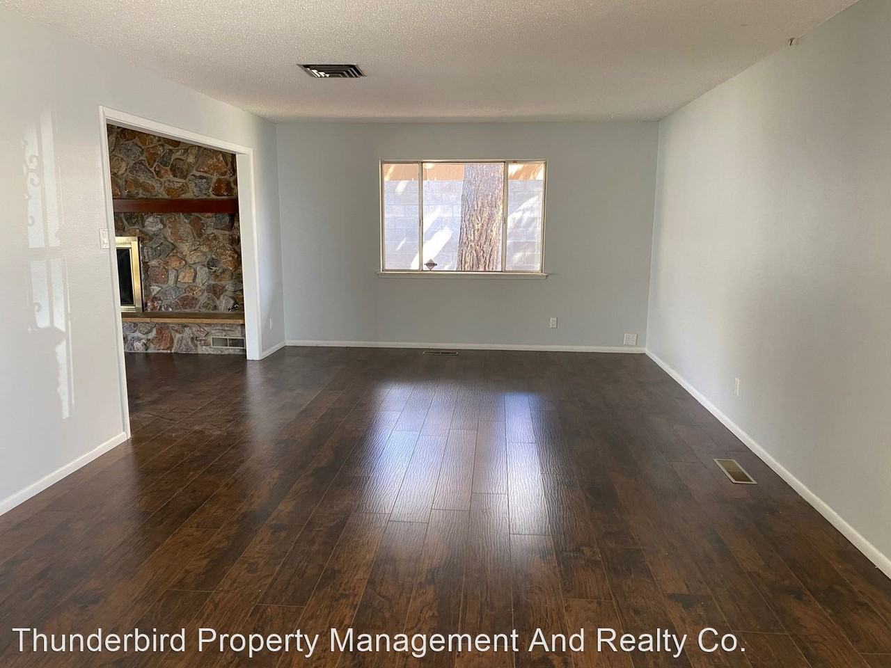 12907 Montgomery Blvd Ne - Photo 2 of 15