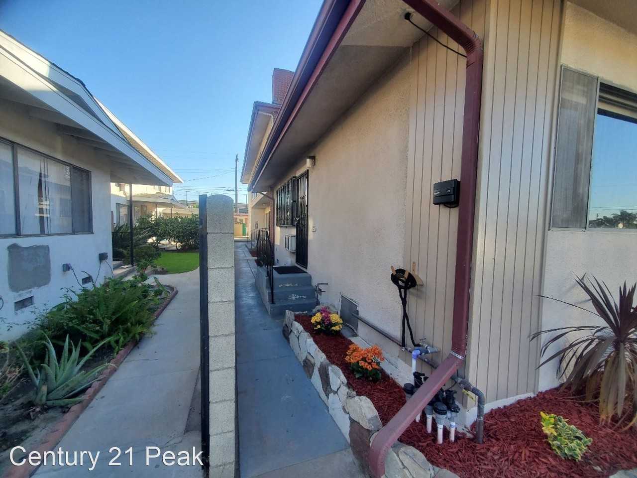 8622 5th Street - Photo 3 of 19