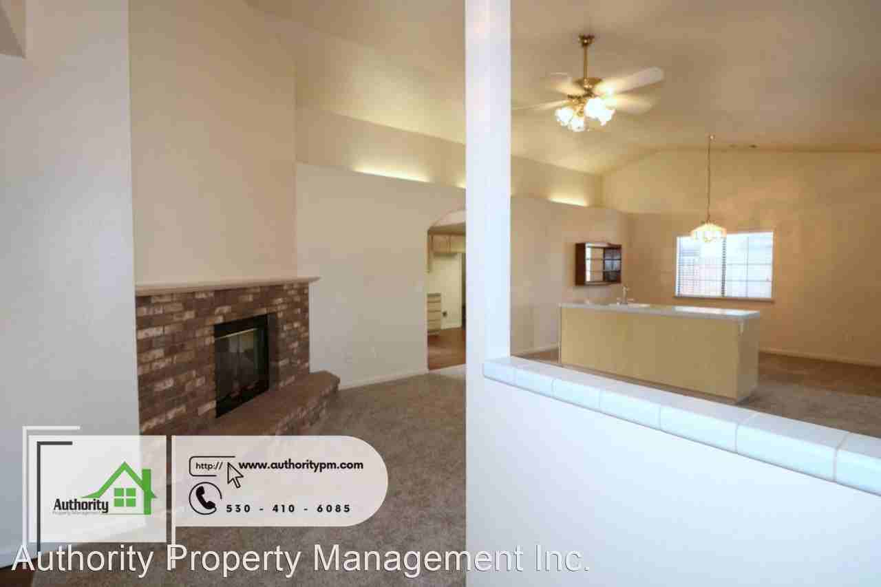 2035 Vineyard Trl - Photo 3 of 27