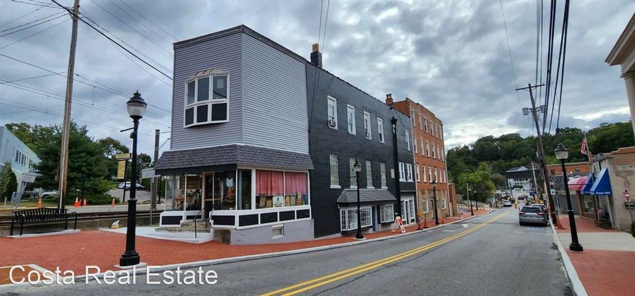 1001 Castle Shannon Blvd Apartments in Castle Shannon, Castle Shannon