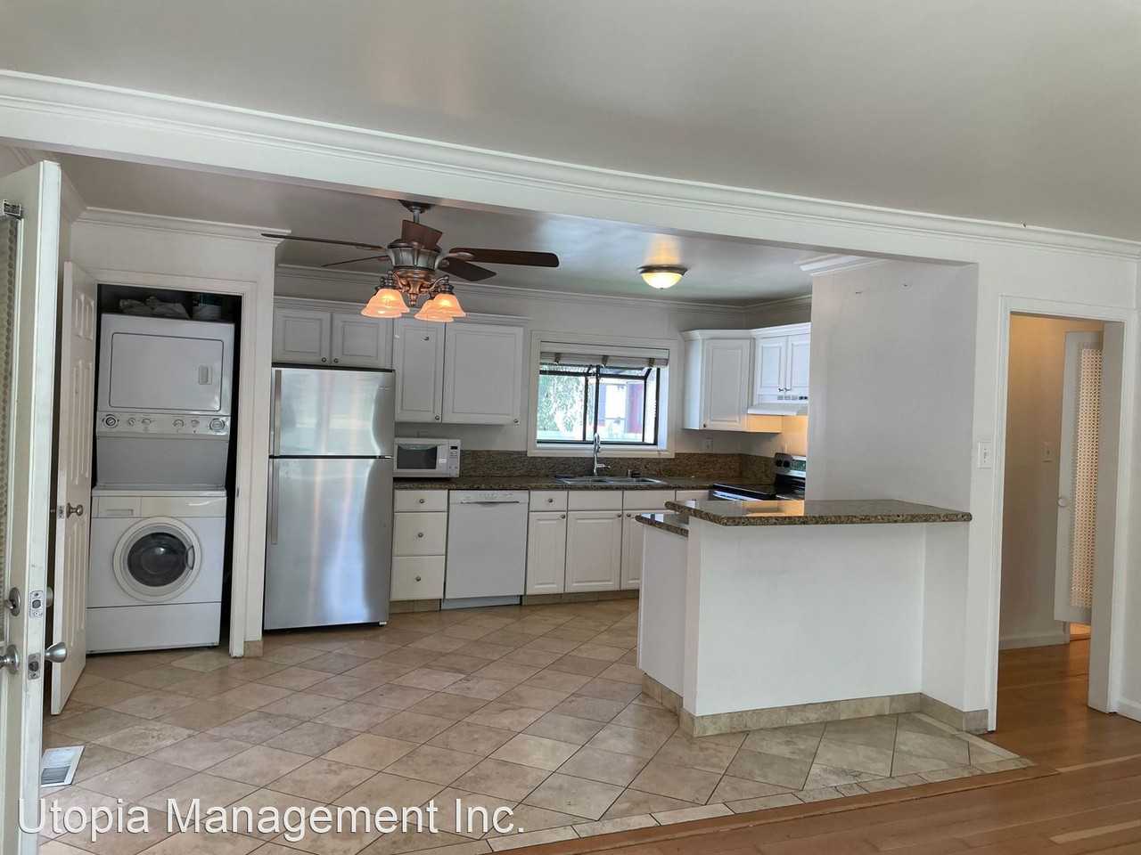 2 Bedroom / 1 Bathroom in Old Southwest Reno - Photo 3 of 12