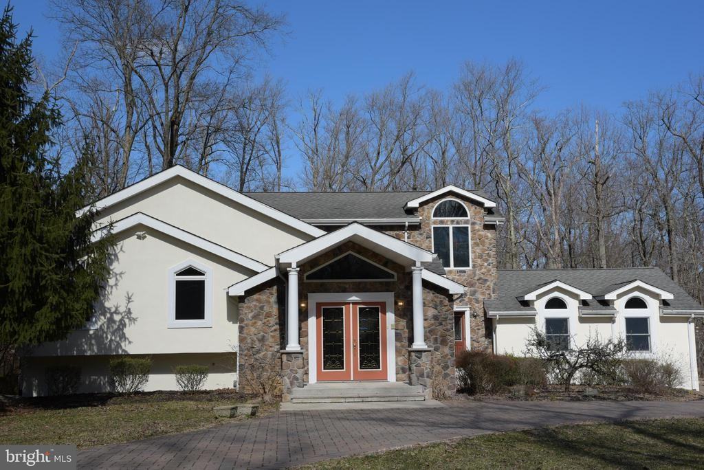 131 Lindbergh Rd - Photo 2 of 50