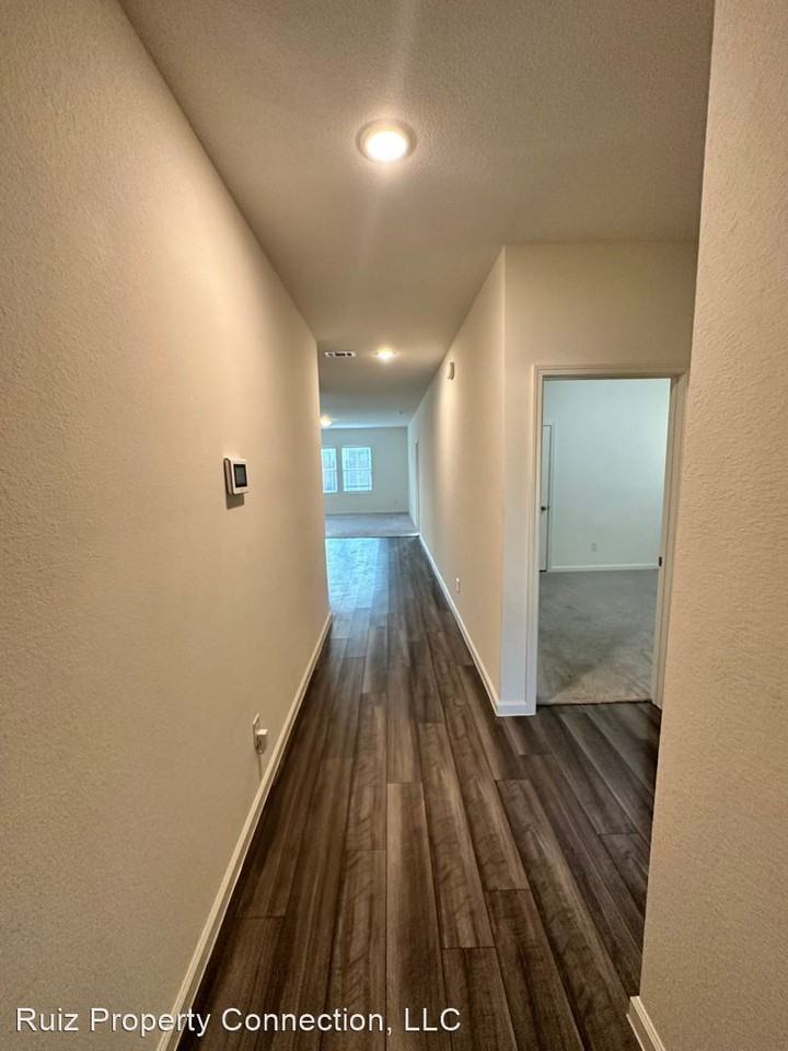 10304 Bridgetown Ln - Photo 2 of 23