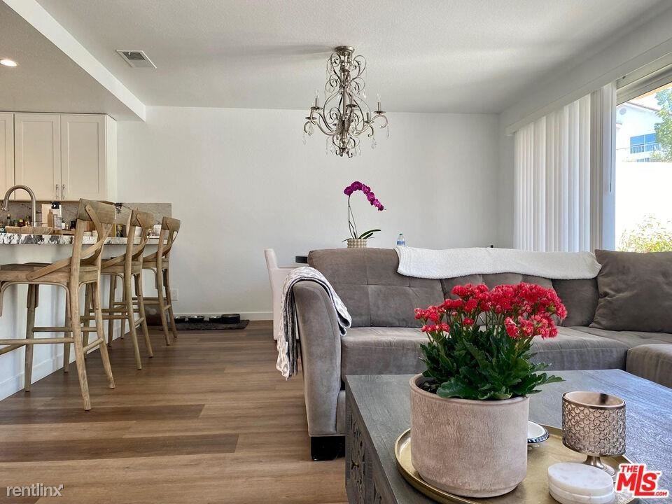 24734 Via Madera - Photo 3 of 9