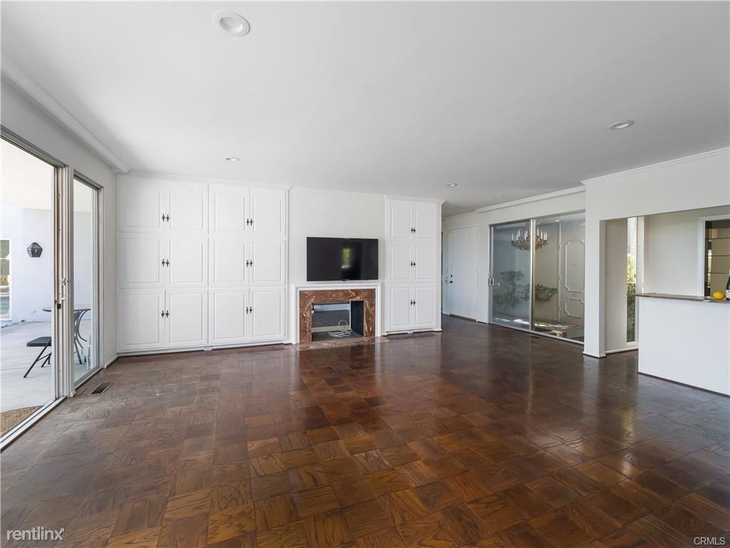 20193 Adele Dr - Photo 2 of 9