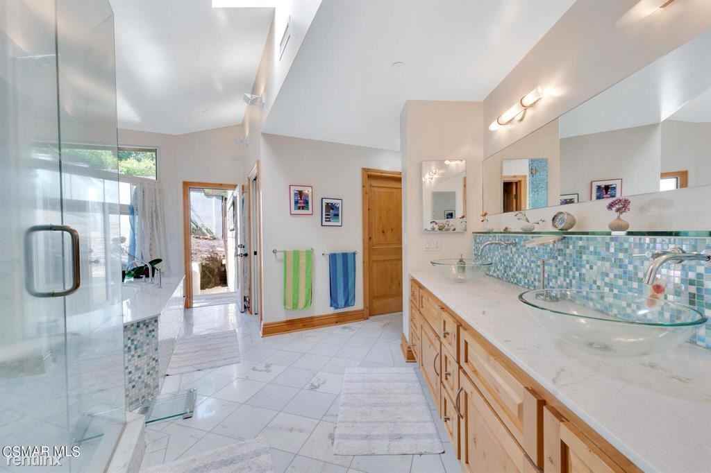 9720 Baden Ave - Photo 2 of 11