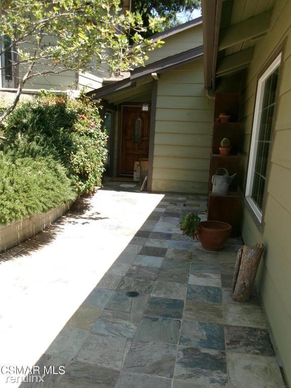9720 Baden Ave - Photo 3 of 11