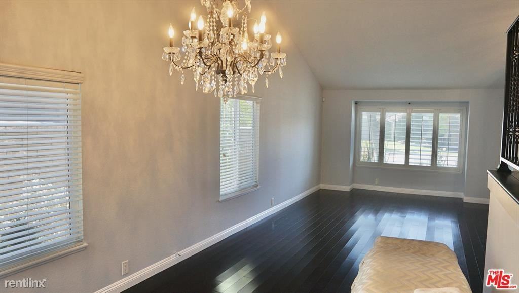 5245 W Goldenwood Dr - Photo 2 of 10