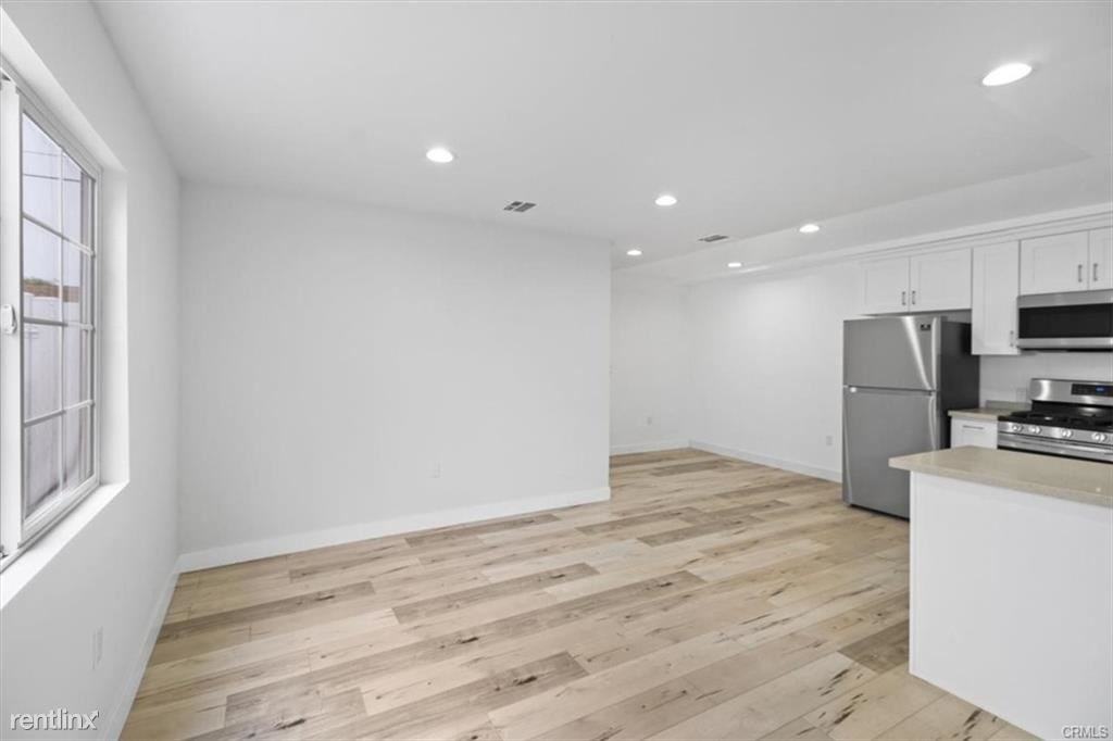 8655 Ranchito Ave - Photo 3 of 10
