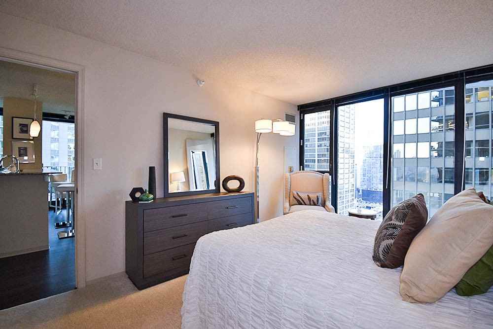 225 N Columbus Dr #1-1 - Photo 3 of 42