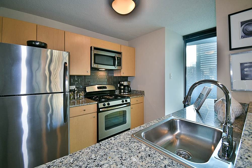 225 N Columbus Dr #1-1 - Photo 7 of 42