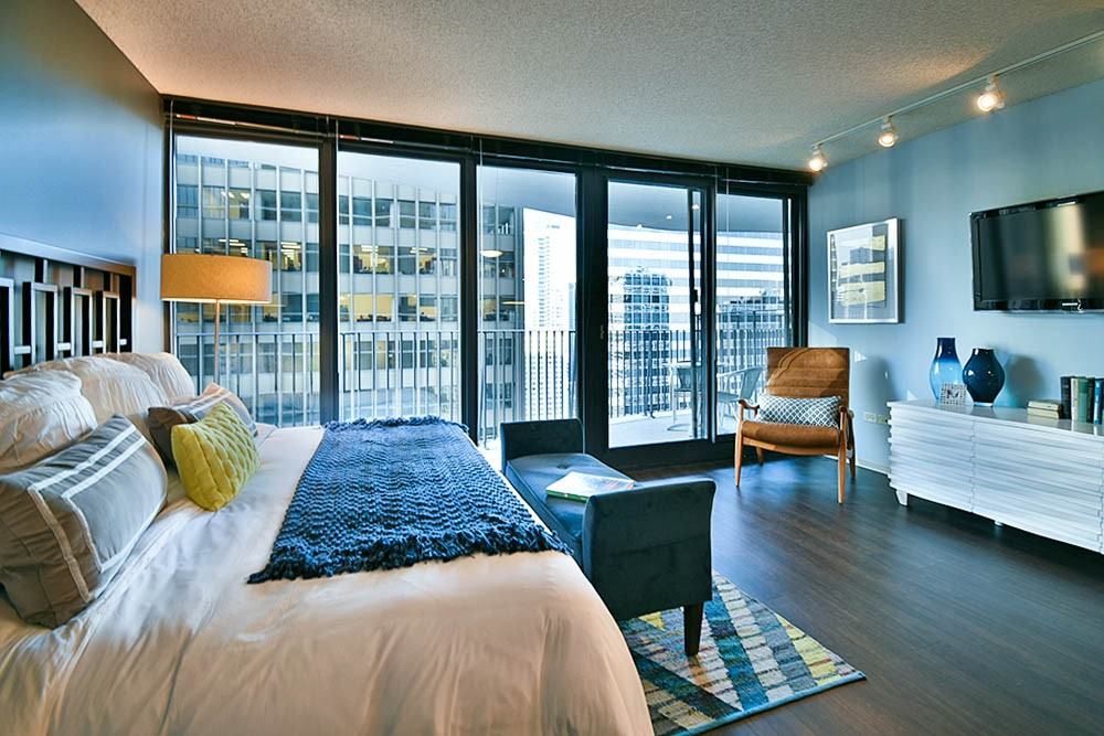 225 N Columbus Dr - Photo 2 of 33