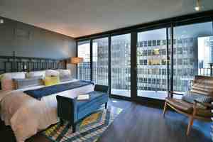 featured image of 225 N Columbus Dr