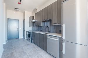 featured image of 939 W Washington Blvd