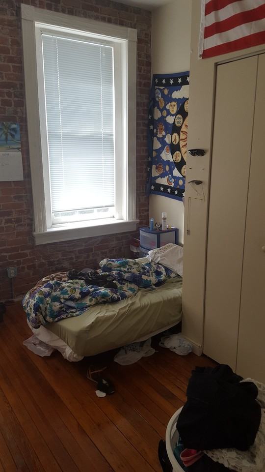 408 W Marshall St - Photo 3 of 16