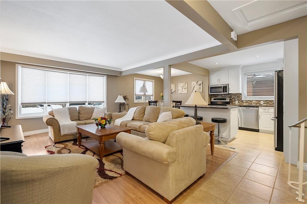 25 Bendingroad Crescent - Photo 3 of 20