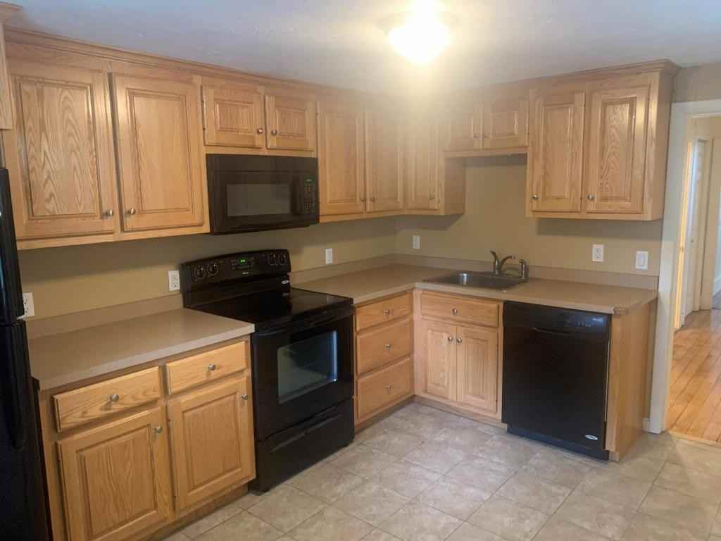 74 Cottage St Unit 1 - Photo 3 of 4