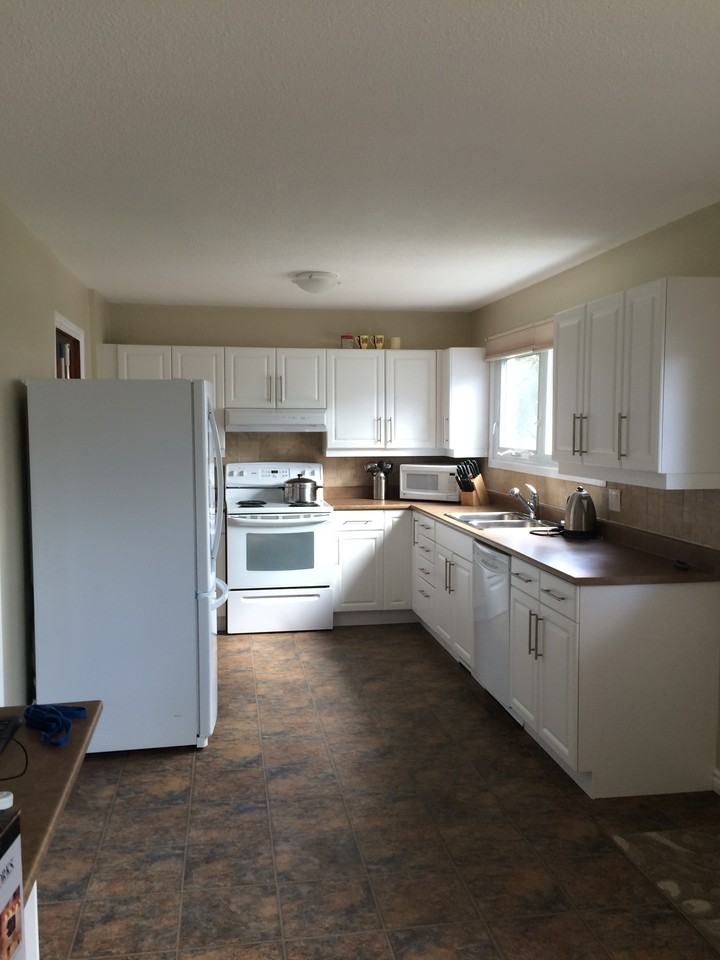 890 Greenbriar Avenue - Photo 3 of 20