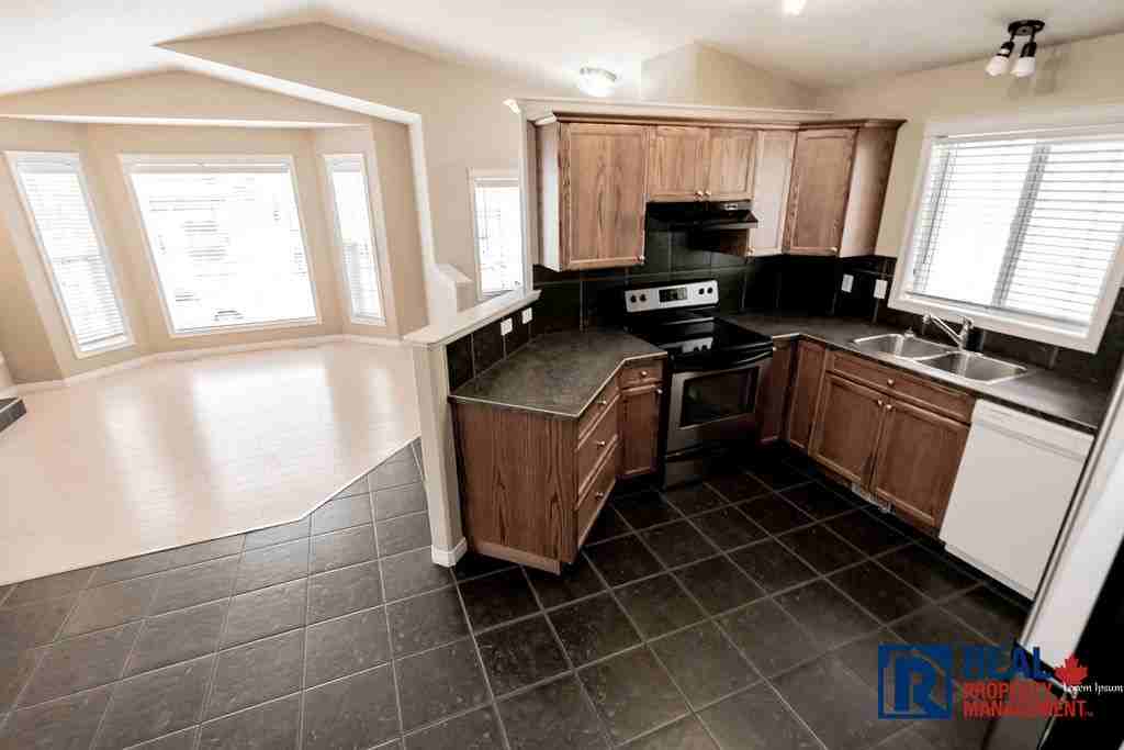 72 Avenue - 8917 - Unit B - Photo 2 of 17