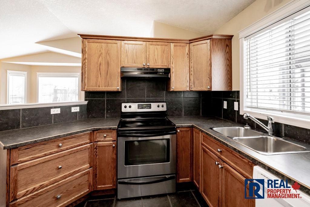 72 Avenue - 8917 - Unit B - Photo 3 of 17