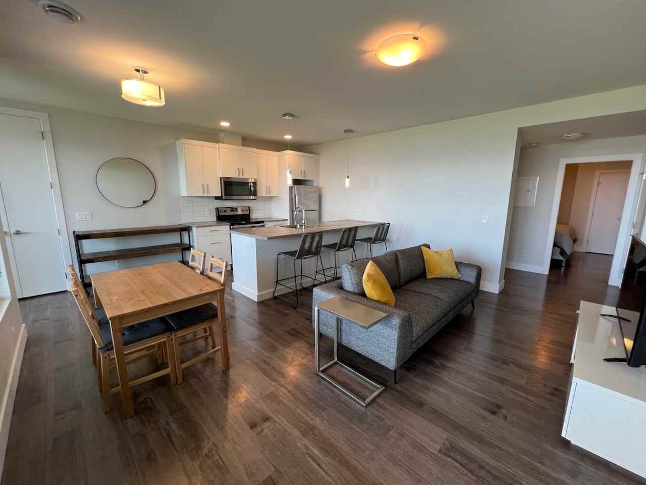 1028 Clarance Avenue - Photo 2 of 8