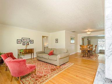 5320 Helen Way #NA - Photo 3 of 3