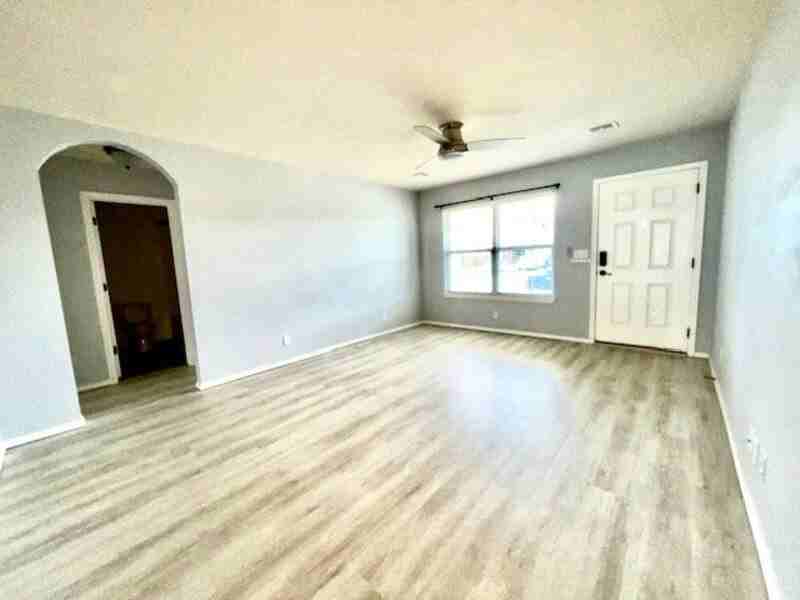 25103 S Roselake Dr - Photo 3 of 15