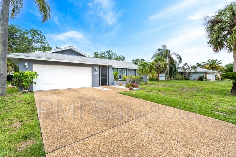 4577 Charing Cross Rd - Photo 2 of 40