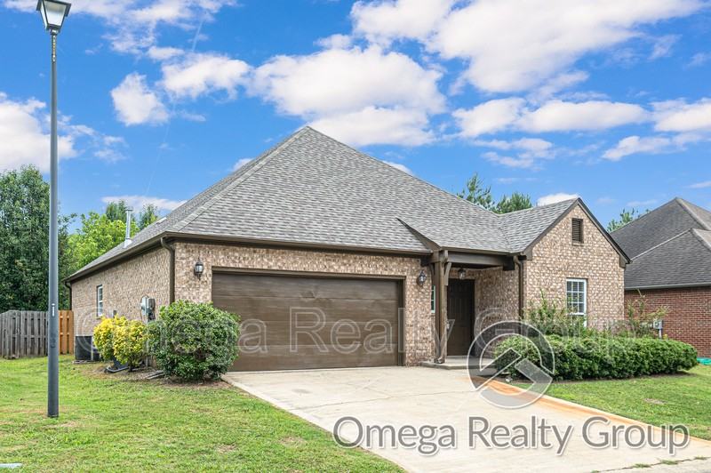 252 Chesser Park Dr - Photo 2 of 39