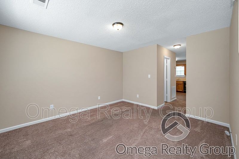 405 22nd Ave Ne - Photo 6 of 20